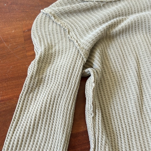 Free people never worn we the free taupe waffle thermal T-shirt, ls small S - Picture 3 of 5